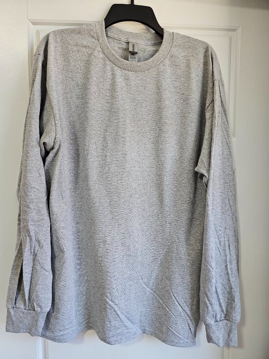 Gildan Other - Mens Large Long Sleeve